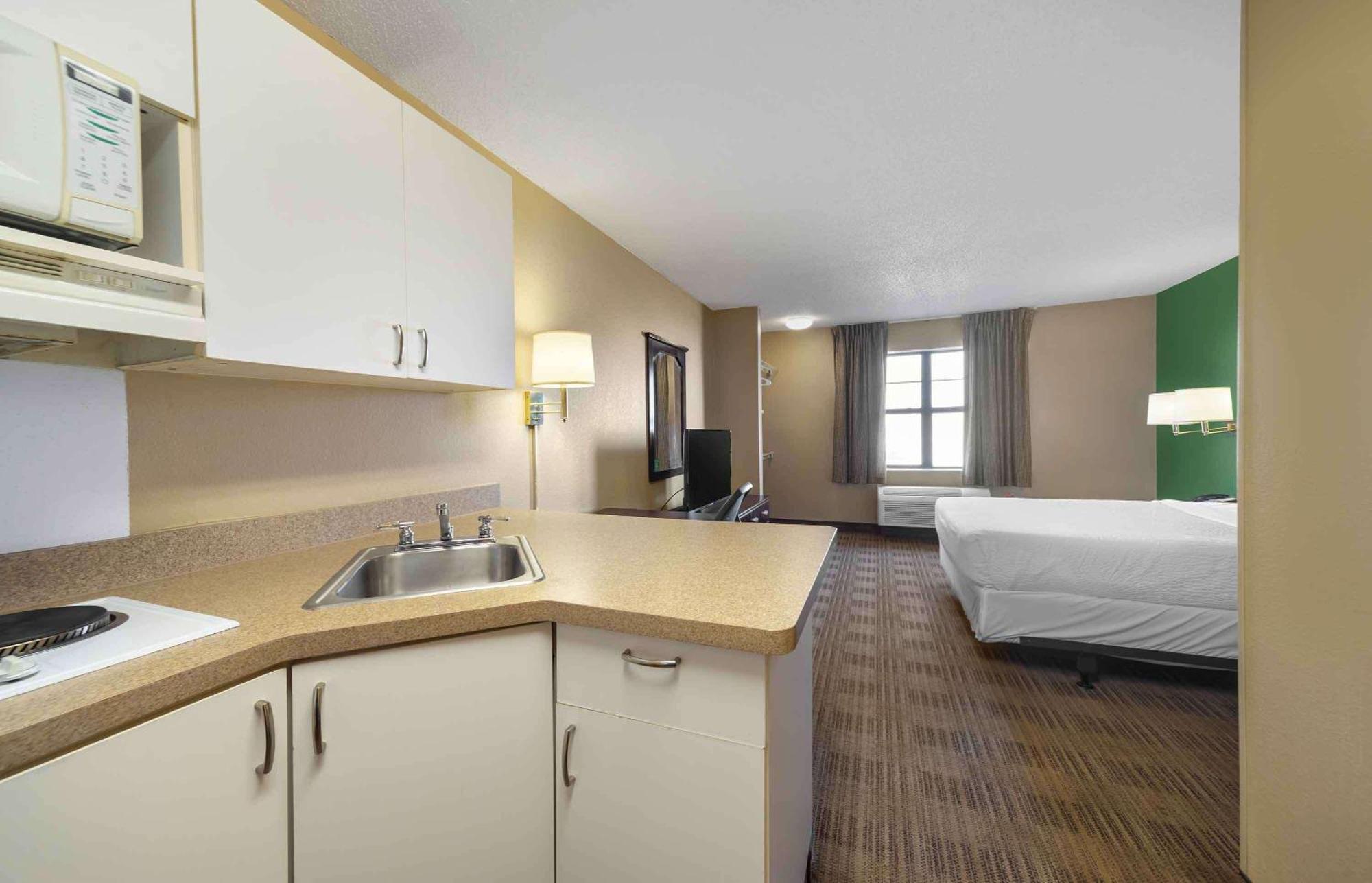 Extended America - - Airport 2* Oklahoma City